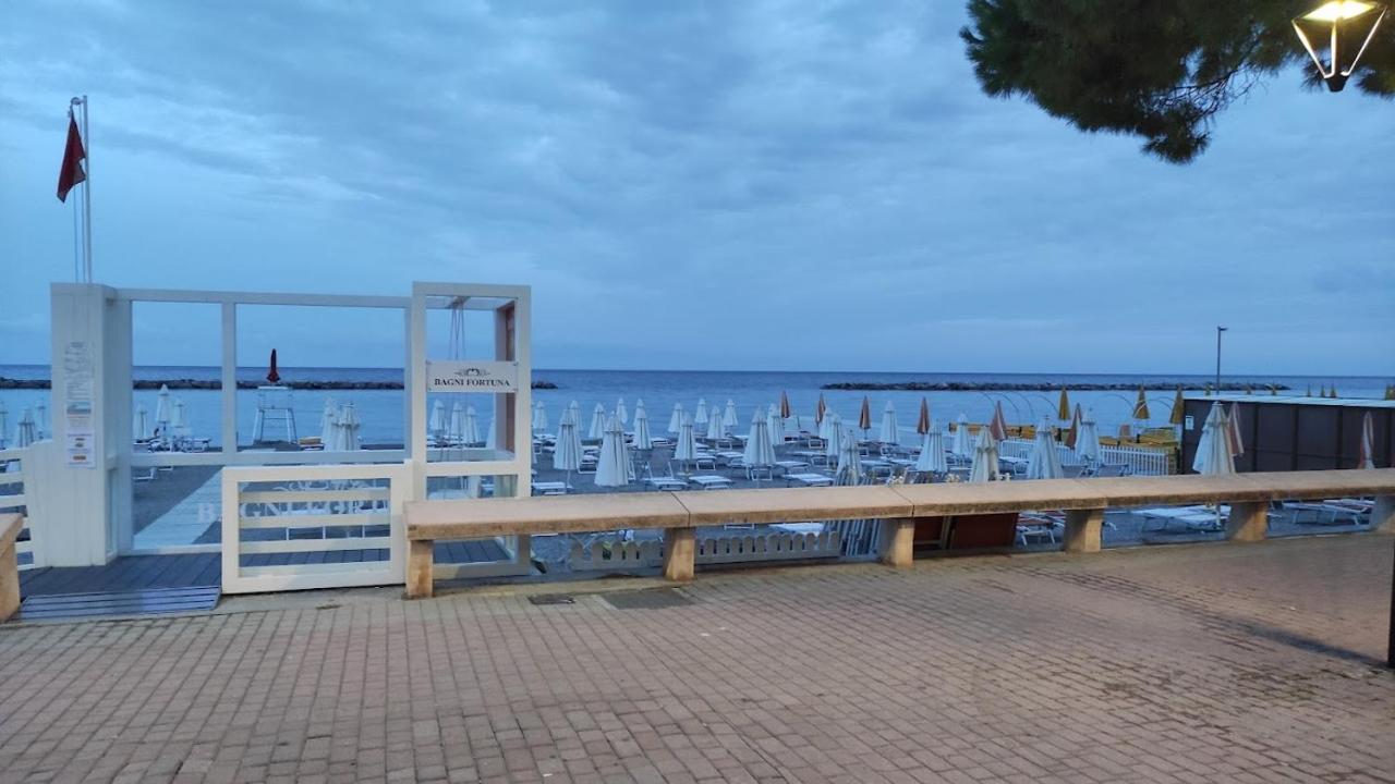 Hotel Fortuna San Bartolomeo Al Mare Exterior photo